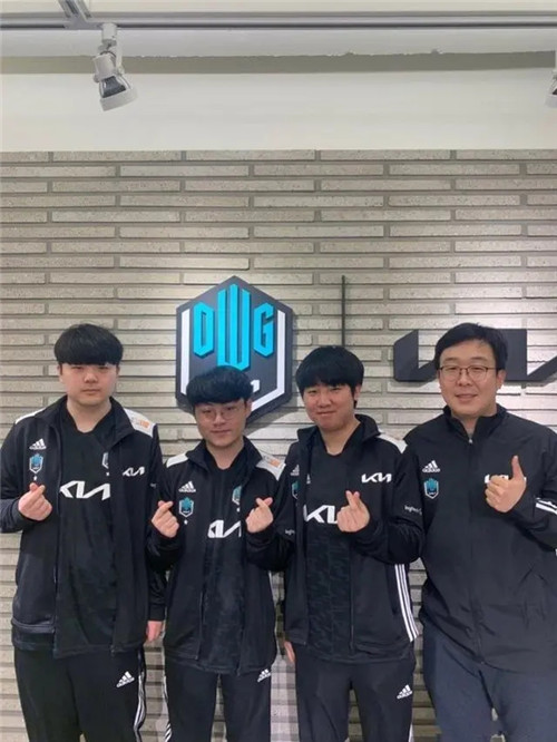 也为中国乒 也为中国乒