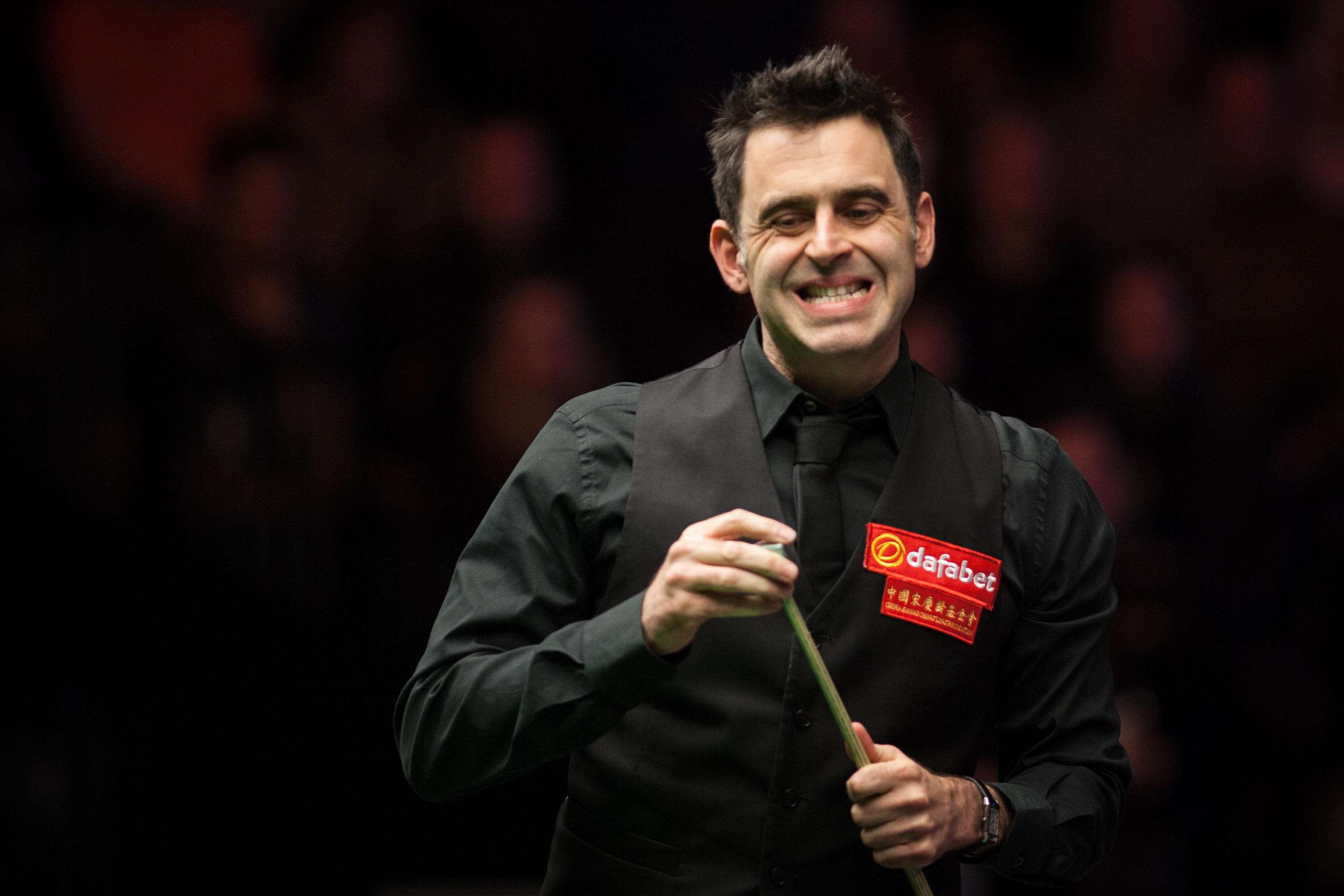 场上截然不 场上截然不