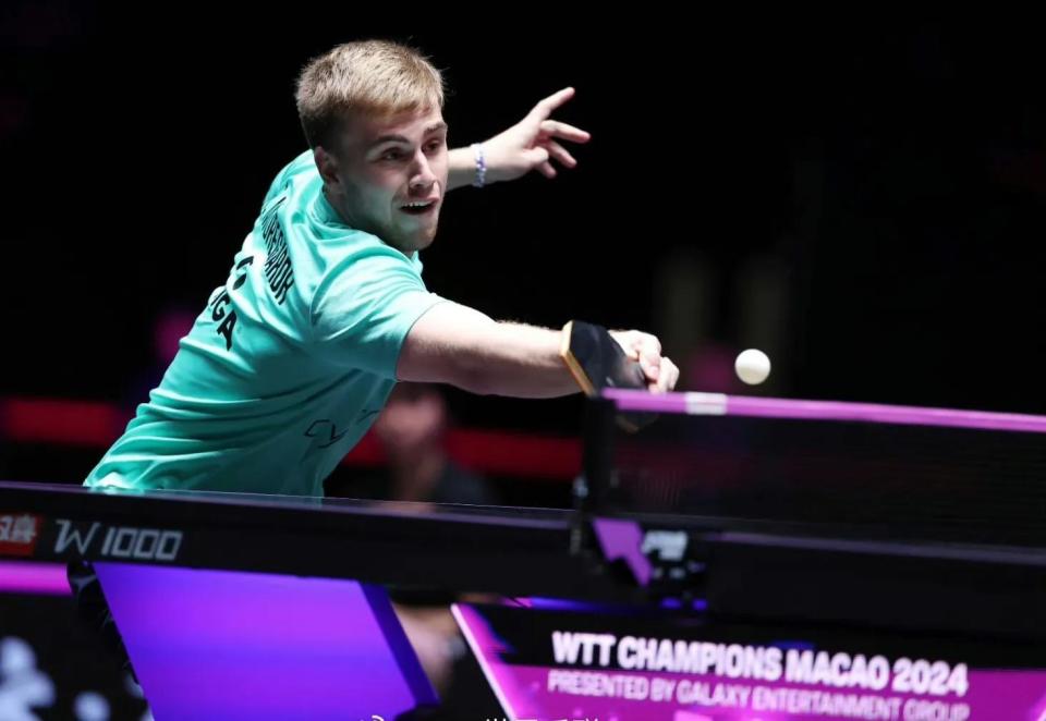 热刺围绕两 热刺围绕两