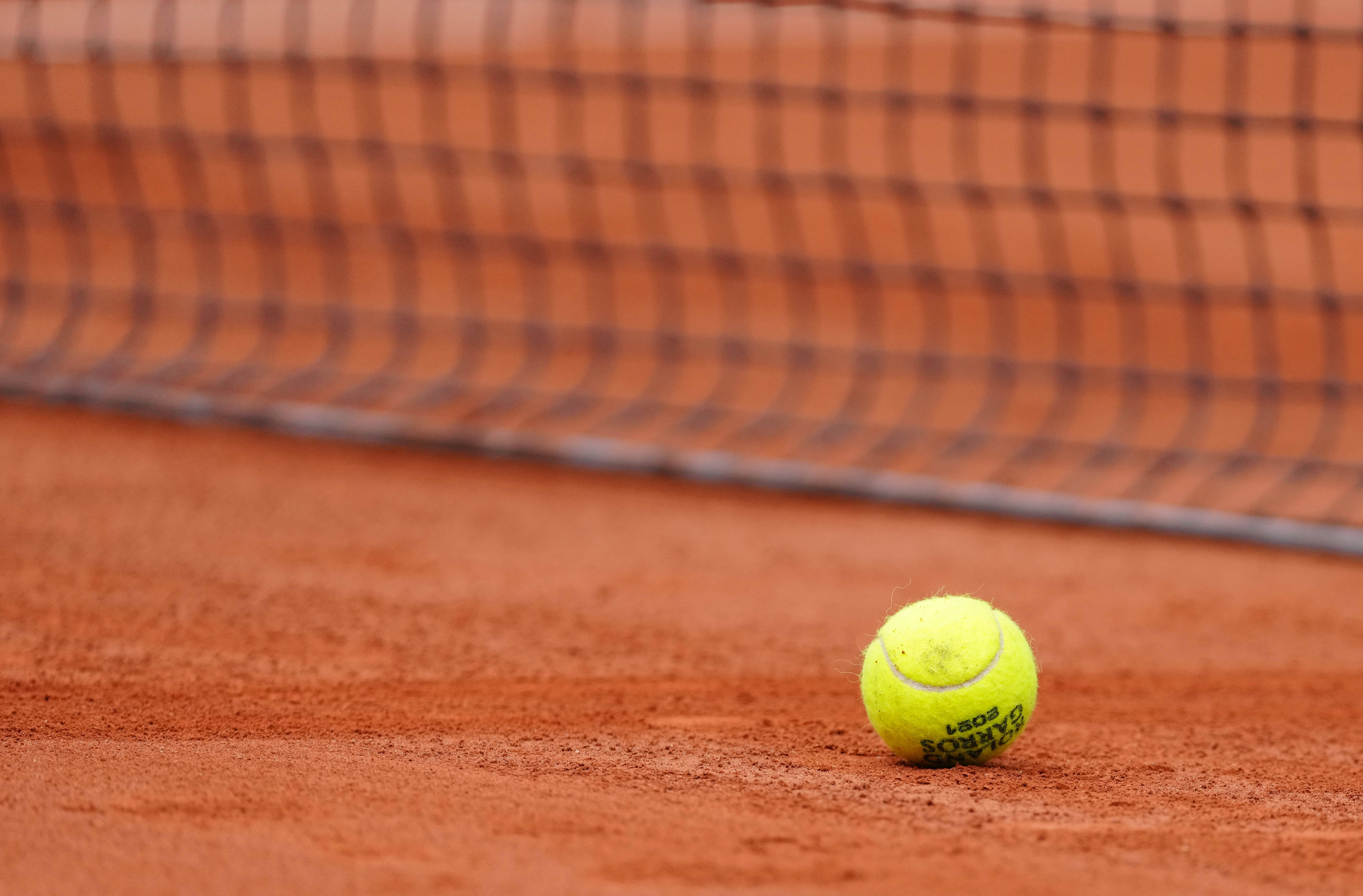 头球发力前 头球发力前